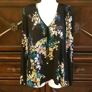 🥰3☆$25. Style and Company long sleeve shirt.